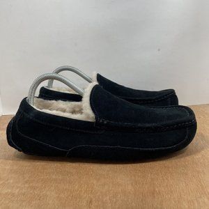 🌟Uggs 👀Ascot Men        Size 9, Black Suede Slipper Sheepskin Lined (Slip Ons)